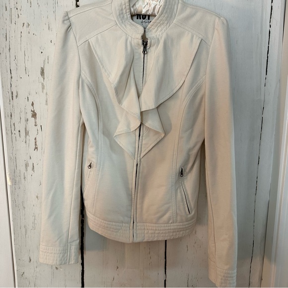 KUT from the Kloth Ruffle Jacket - Picture 3 of 4